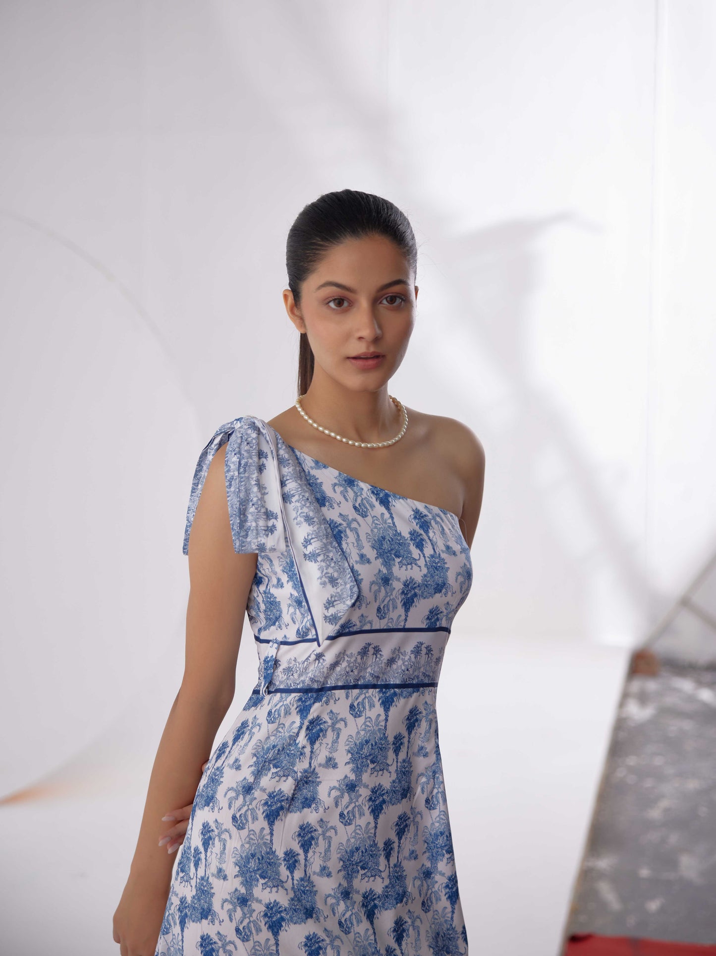 RIVERSTONE ONE SHOULDER