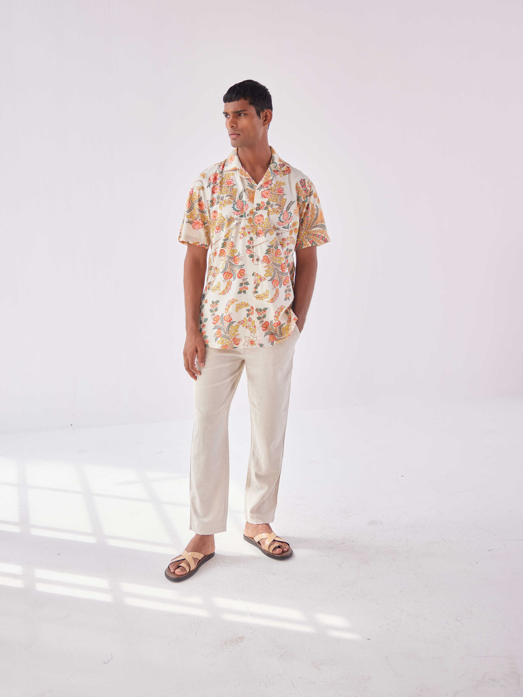 WHITE PAISELY RESORT SHIRT