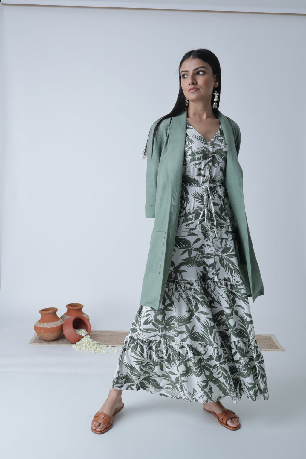 Bhagirath shrug for women back view - Label Kheerganga