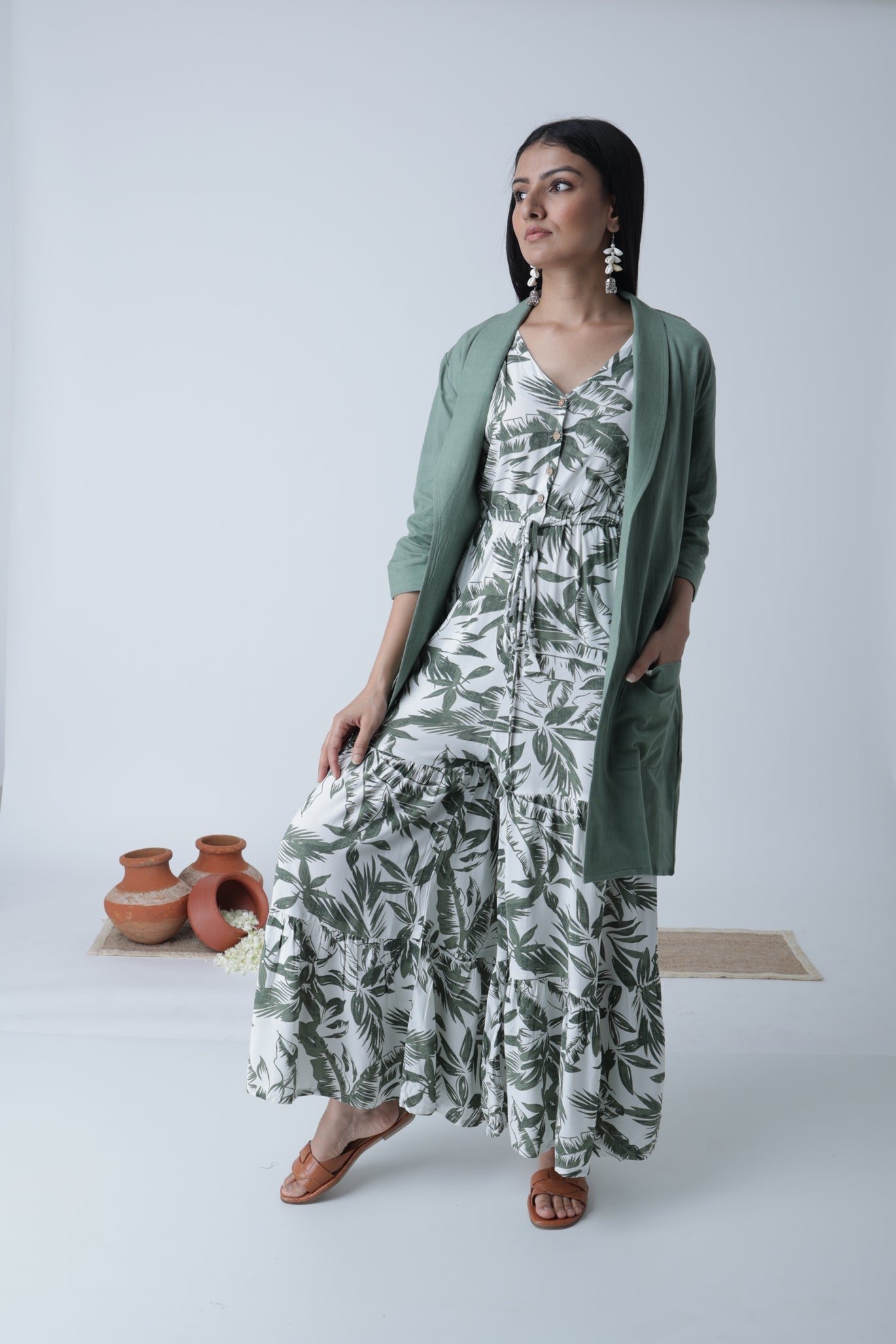 Bhagirath shrug for women side view - Label Kheerganga